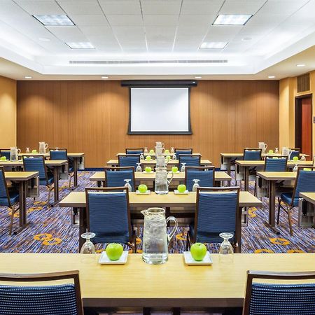 Courtyard By Marriott Houston Galleria Esterno foto
