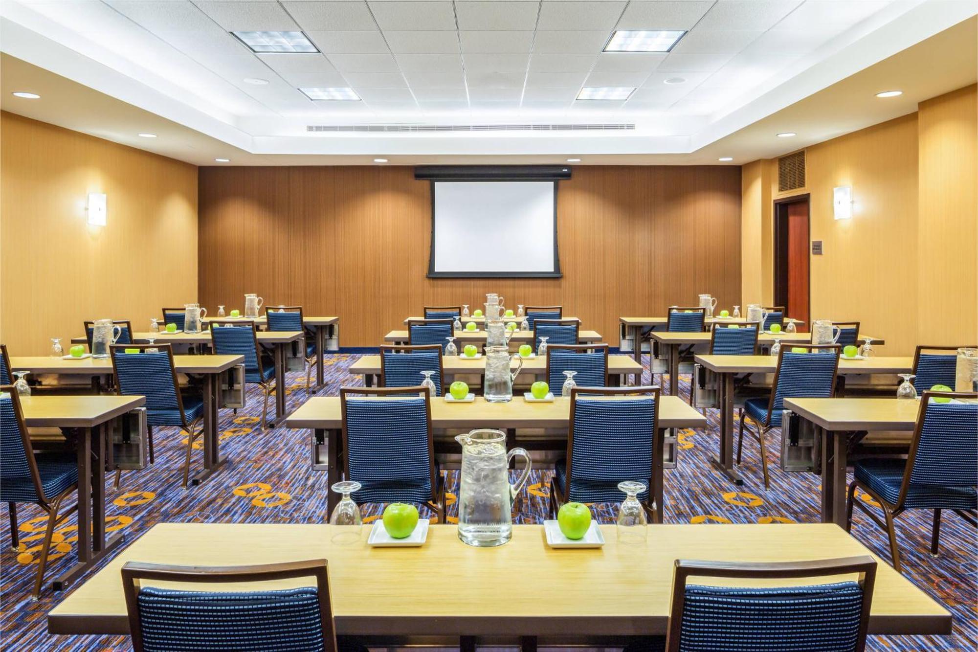 Courtyard By Marriott Houston Galleria Esterno foto