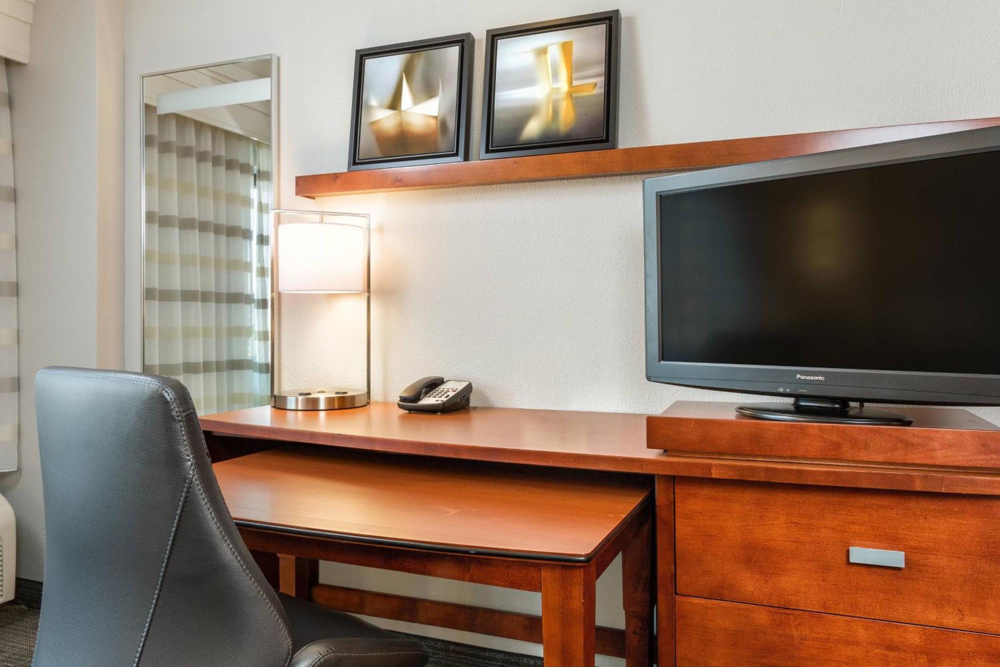 Courtyard By Marriott Houston Galleria Esterno foto